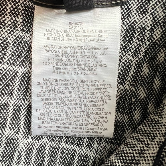 BCBG MaxAzria Peyton Black & White Graphic Print Flare Mini Skirt 60's Style Sm - Picture 6 of 11